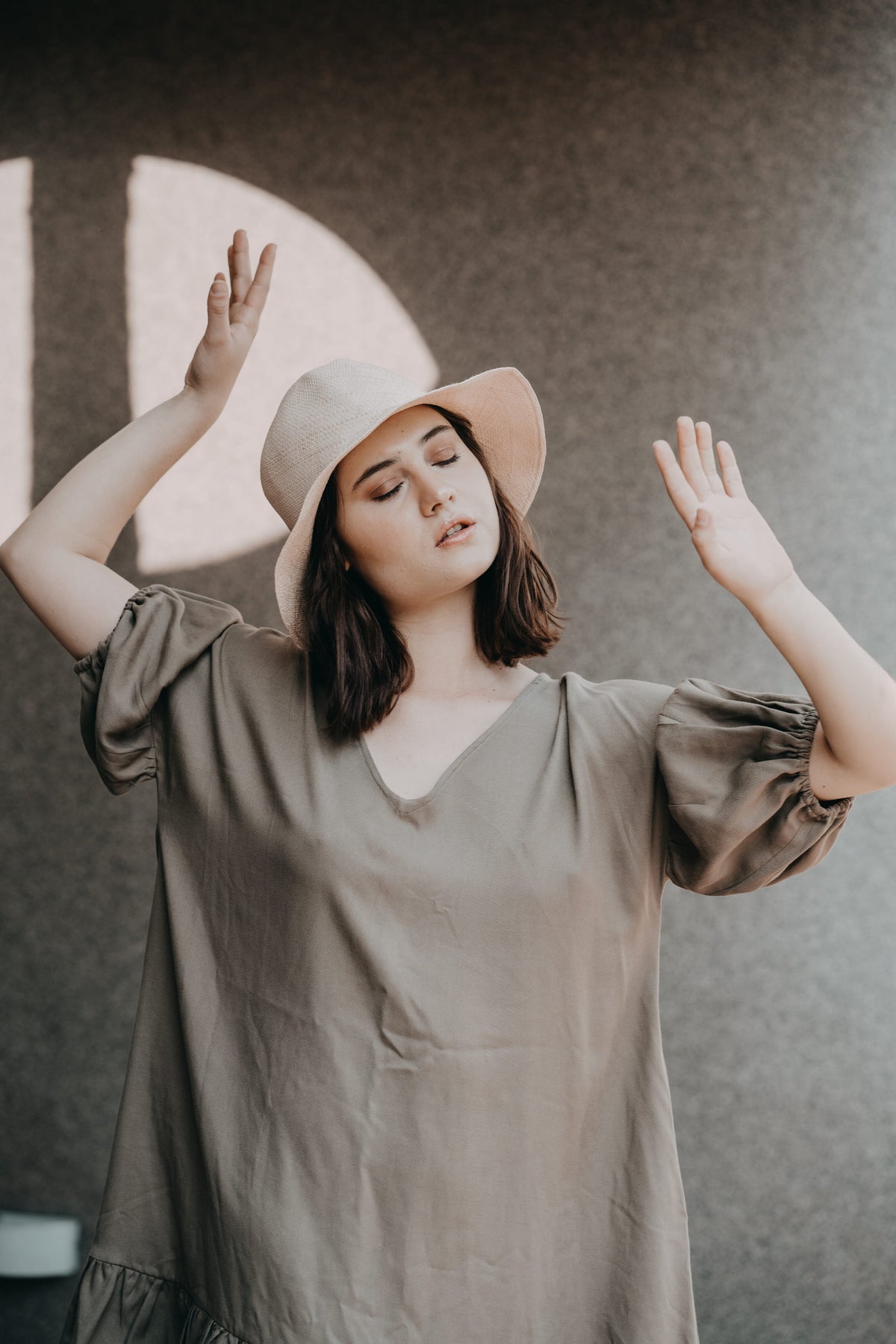 Elegant Oversized Dress with Hat